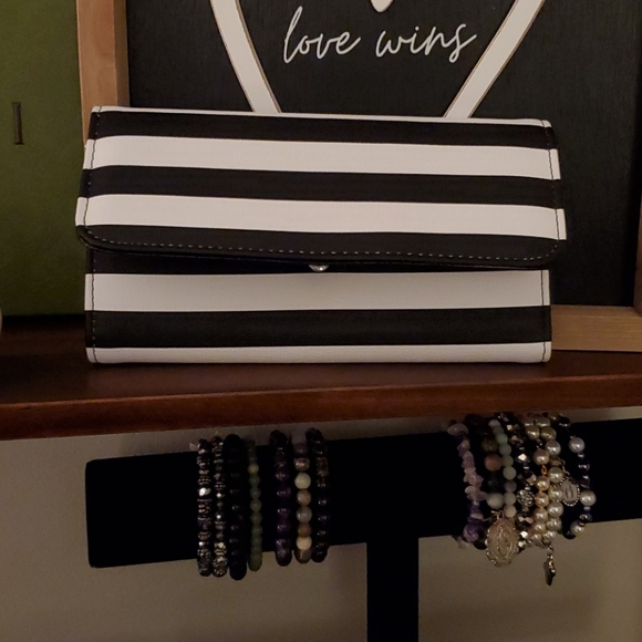 Wallet - Picture 1 of 5